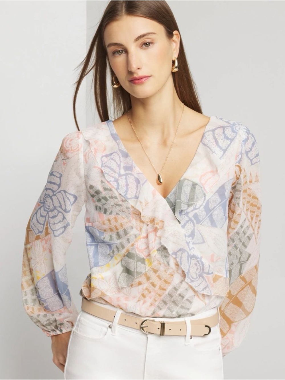 3/$30 ☀️ White House Black Market Floral Long Sleeve V-Neck Ruffle Front Blouse